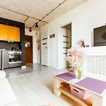 Industrial 9Th Floor Central Apartment With Balcony And Views