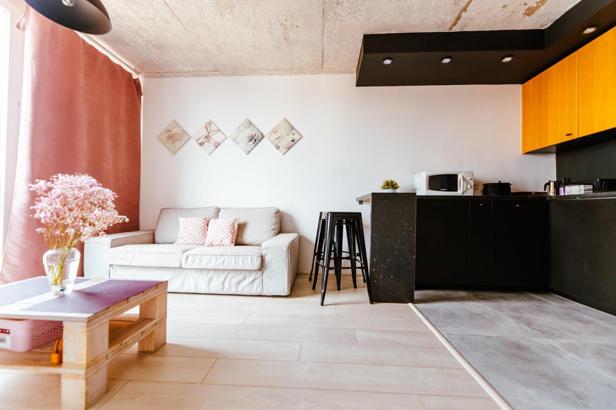 Butas Industrial 9th Floor With Balcony And Views *